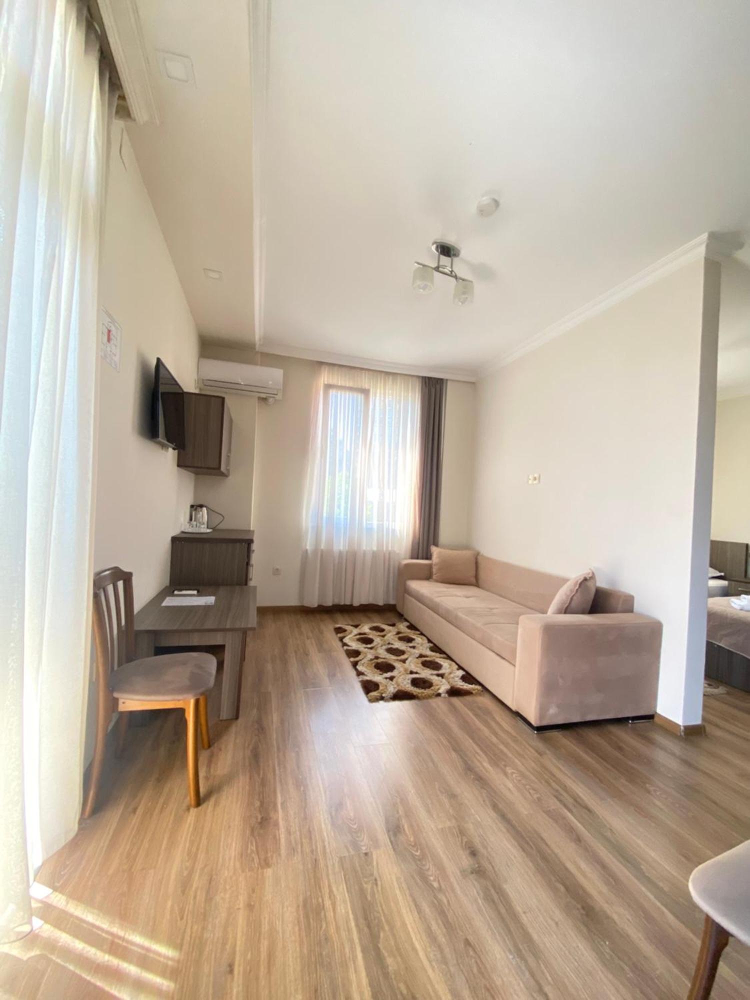 Hotel Garanti Batumi Eksteriør billede