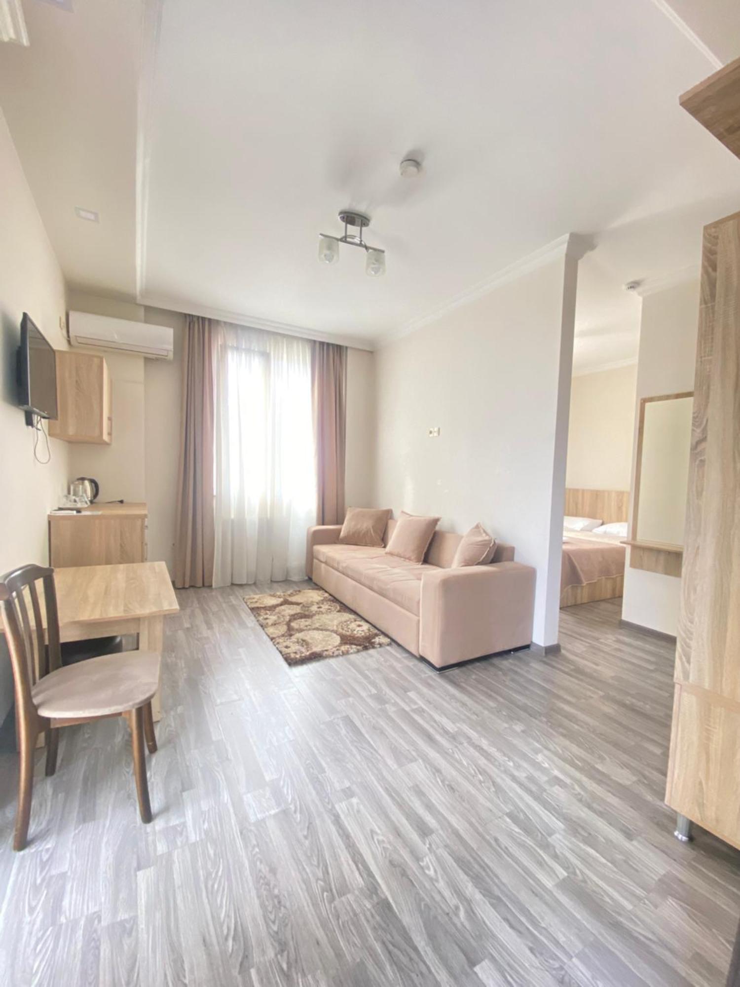 Hotel Garanti Batumi Eksteriør billede