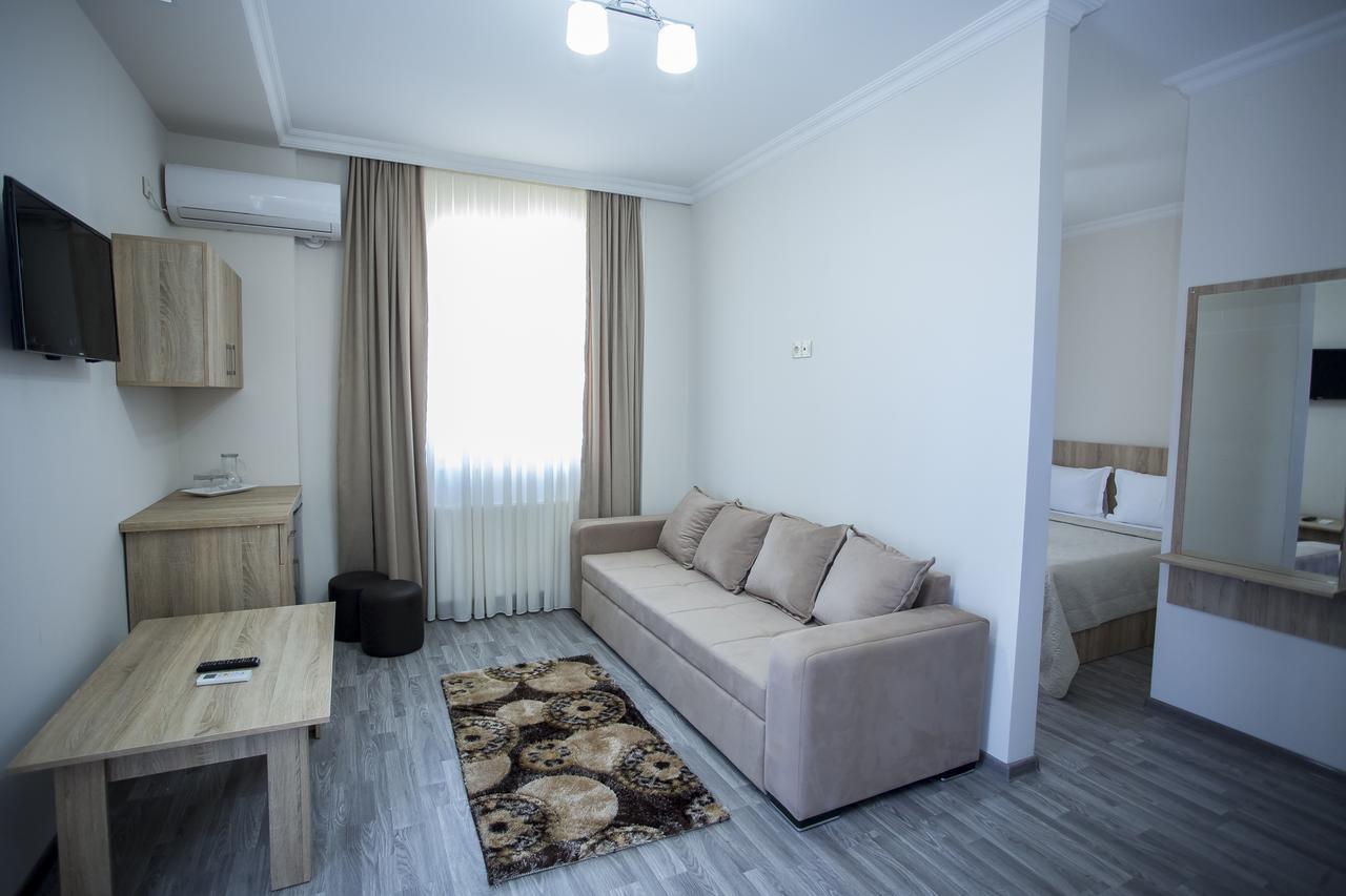 Hotel Garanti Batumi Eksteriør billede